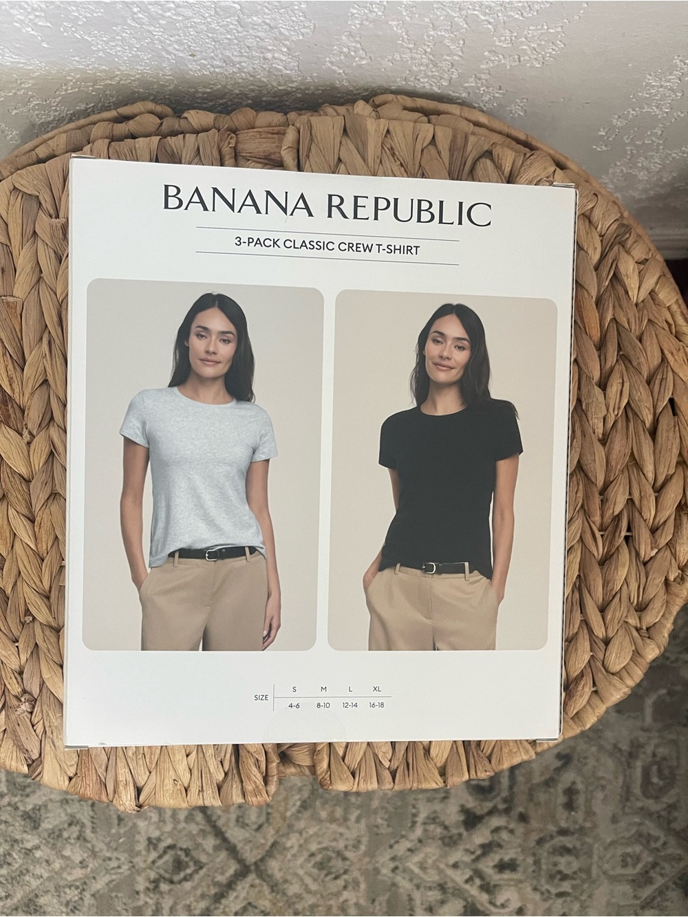 Banana Republic White & Light
Gray 3-Pack Crew T-Shirts - Picture 2 of 2